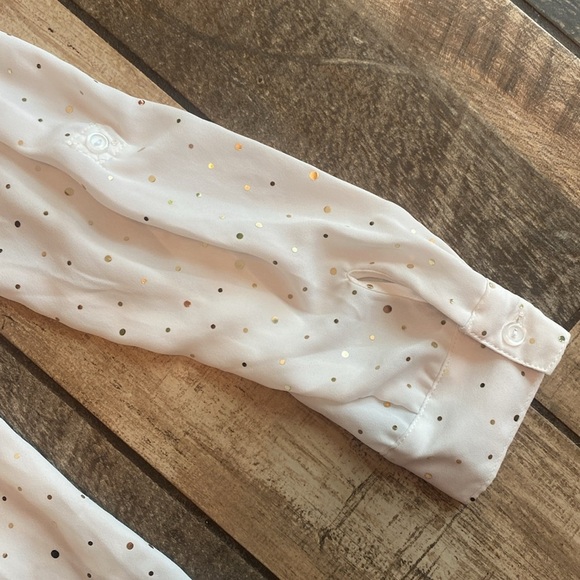 Coral Bay White Blouse with Gold polkadot blouse 🆕 - Picture 6 of 11